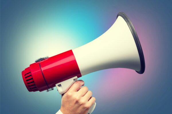 Megafon symbolizujący reklamę wyrobów medycznych