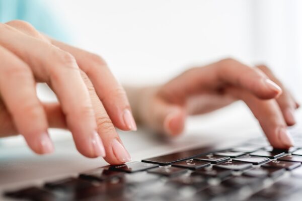 Zdjęcie symbolizujące cyfrową rejestrację wyrobu medycznego