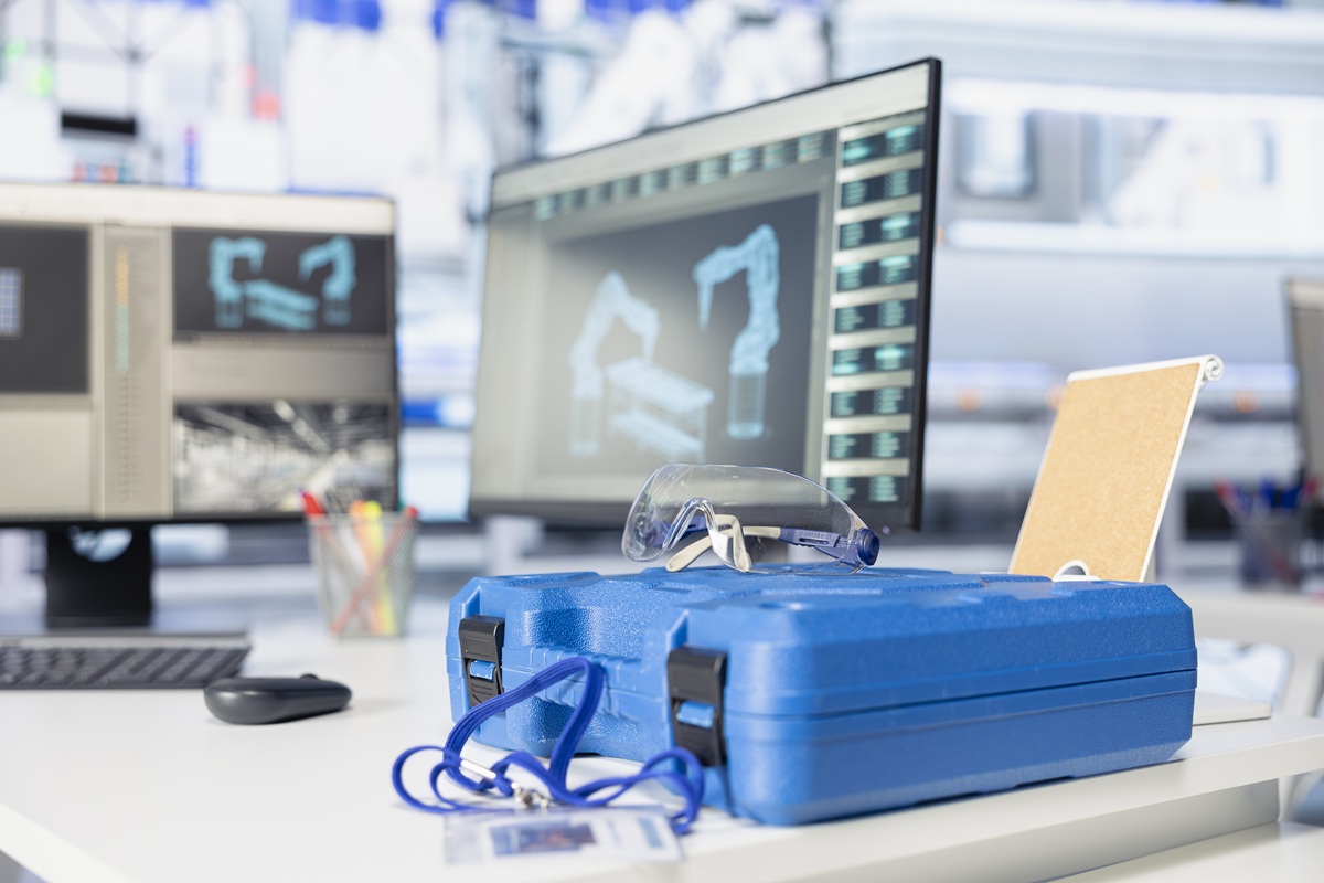 Nowoczesny defibrylator ZOLL Zenix posiadający certyfikację MDR wyrobów medycznych, Linia produkcyjna aparatury medycznej zgodna z normami certyfikacji MDR